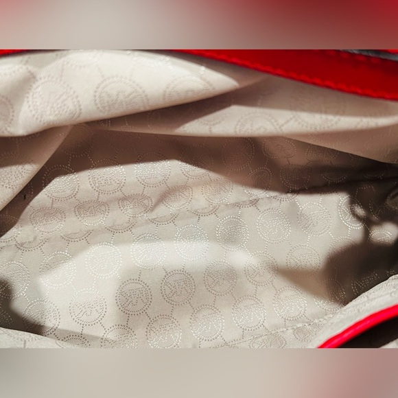 Michael Kors - Cynthia Saffiano Red Leather/Chained Accents/Satchel Bag LIKE NEW - Picture 15 of 16